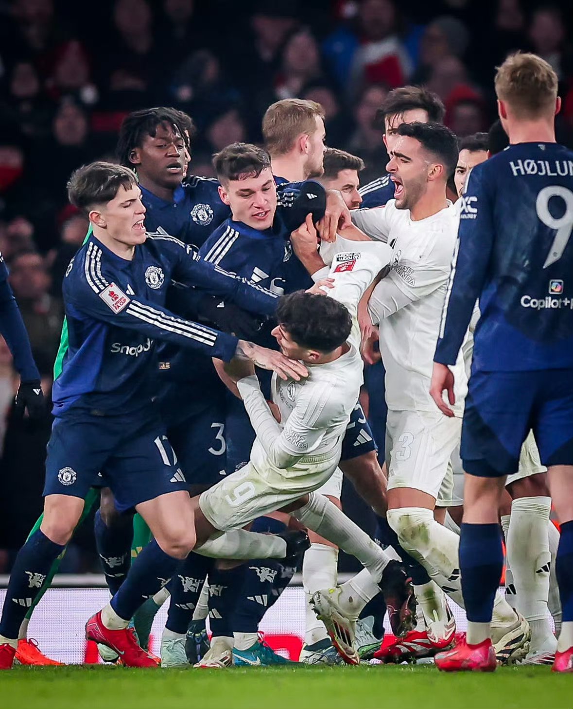 今夜阿森纳战术微调——意大利杯节点到来,引发热议,球队文化再被提及 今夜阿森纳战术微调——意大利杯节点到来,引发热议,球队文化再被提及