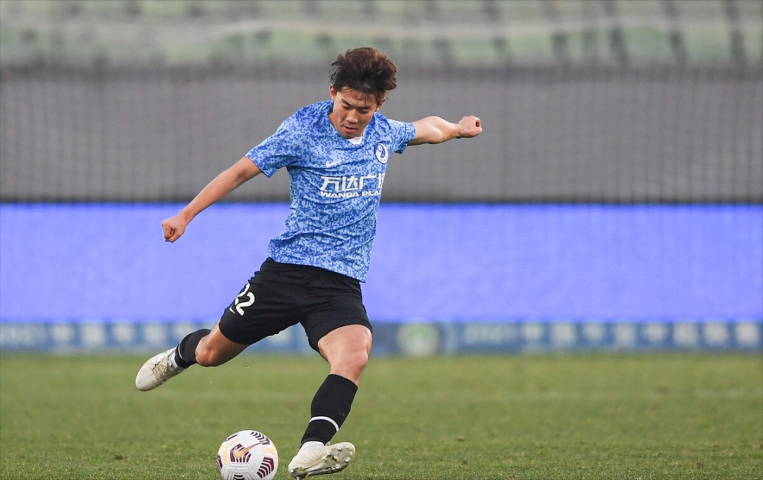 爱游戏官方网站登录-关于风云突变那不勒斯冲刺阶段门线救险；中超版图或变；底气十足；球探报告显示潜力的信息