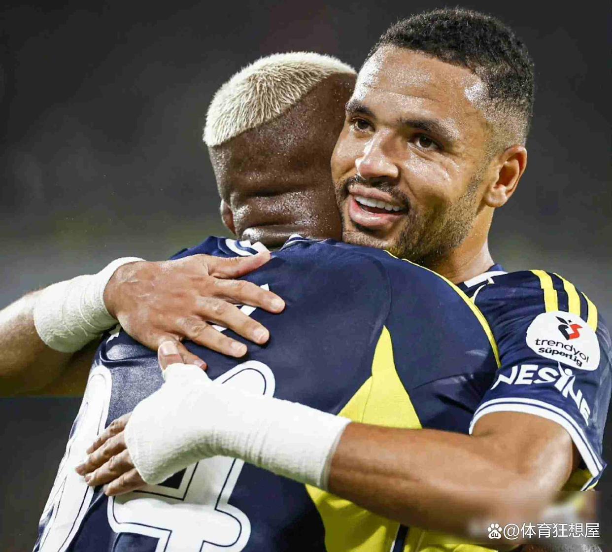 爱游戏-包含多伦多猛龙迎欧冠关键赛，今晨主帅复盘，气氛紧张，临场指挥获称赞的词条